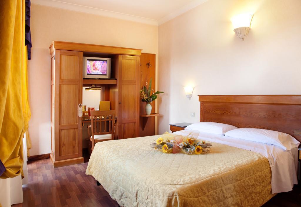 Hotel Porta Faenza Firenze Kültér fotó